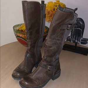 Earth Origins leather boots size 6